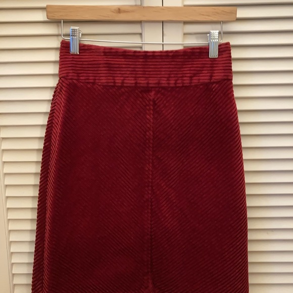 Red corduroy skirt knee length - Picture 1 of 7
